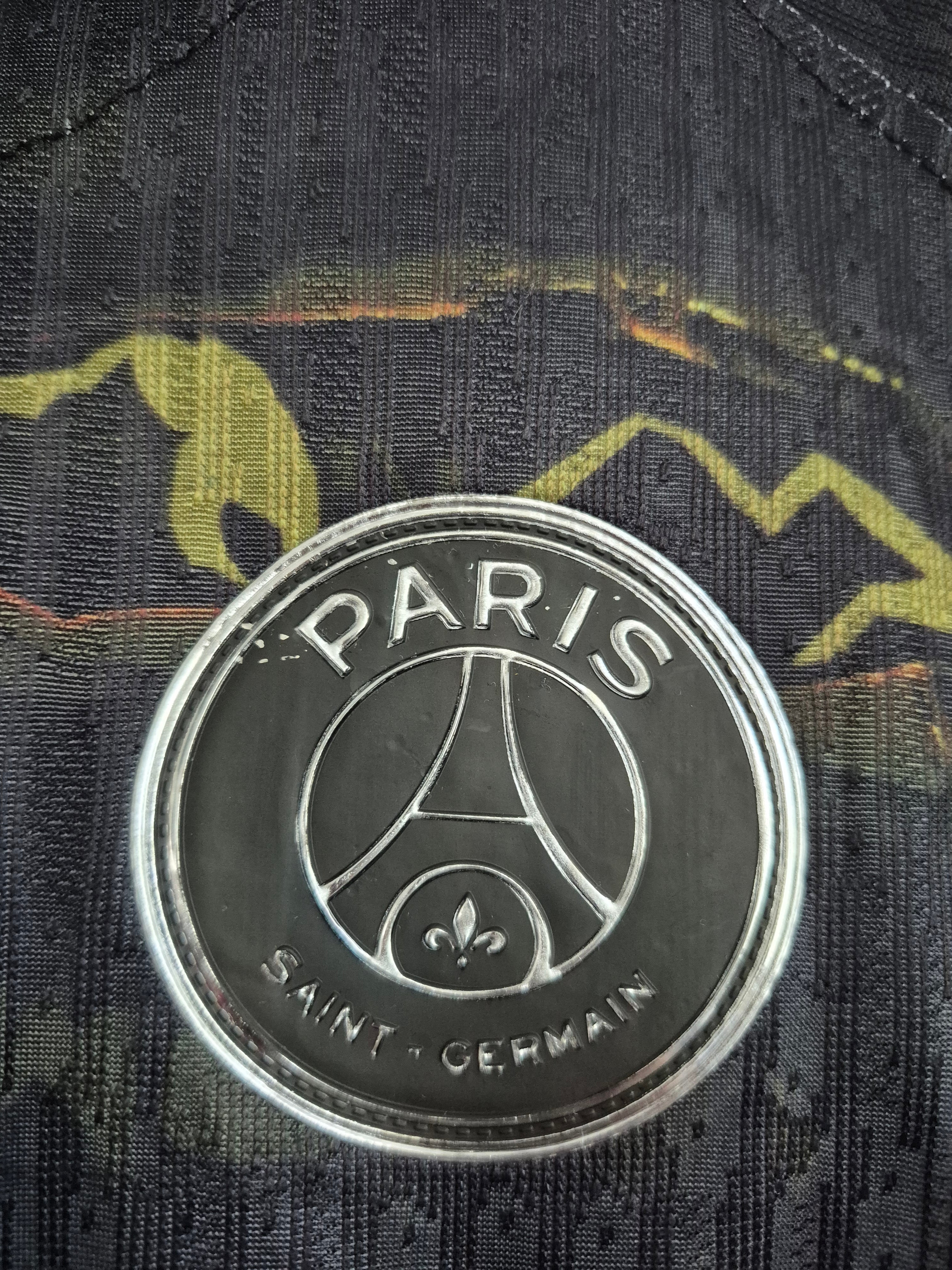 PARIS Black