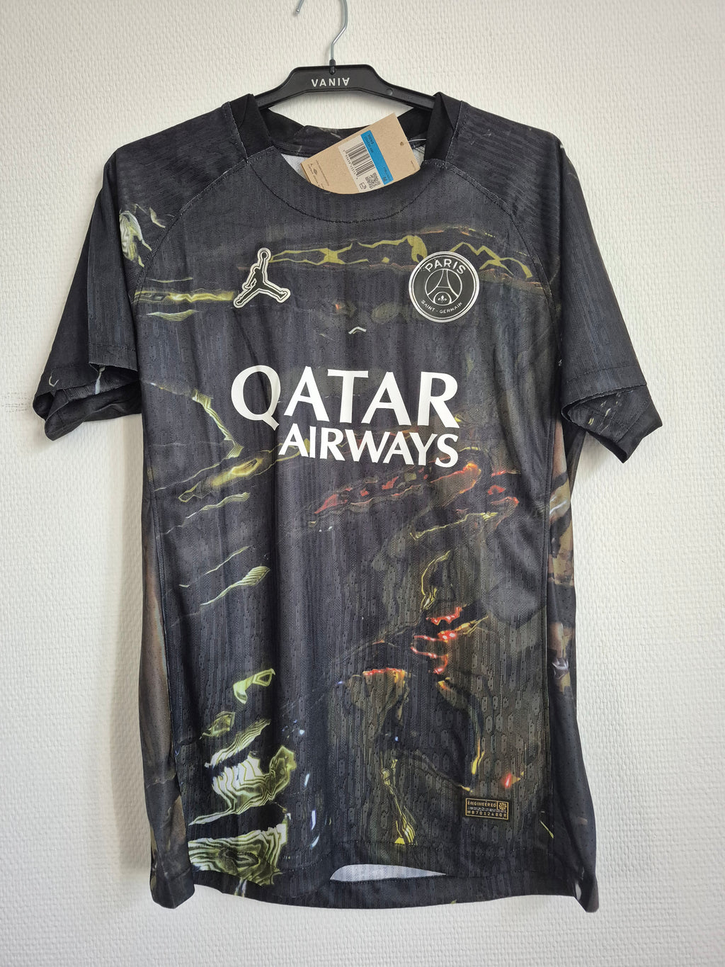PARIS Black
